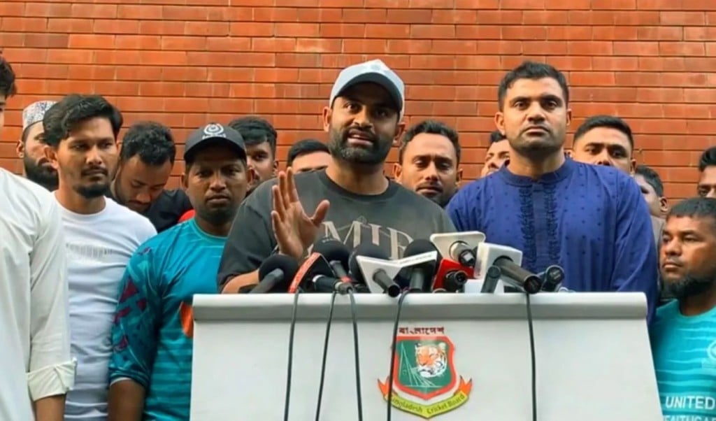 নাটকীয়তা আর দ্বৈতনীতি মিলিয়ে দেশের ক্রিকেটে নেমেছে ধোঁয়াশা 1745647831 দেশের ক্রিকেটে শৃঙ্খলা ও নৈতিকতার সংকট: খেলা নয়, যেন সার্কাস
