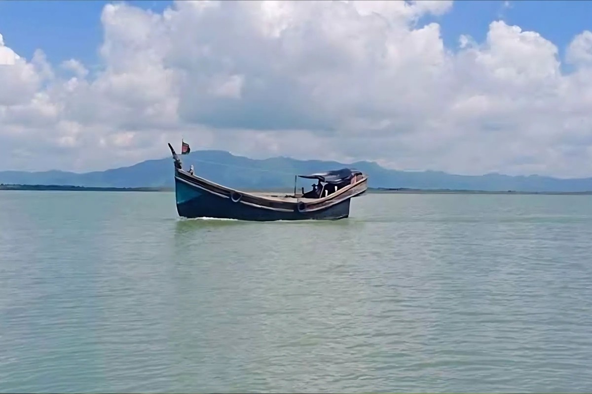 নাফ নদী থেকে দুই বাংলাদেশি জেলেকে ধরে নিয়ে গেলো আরাকান আর্মি
