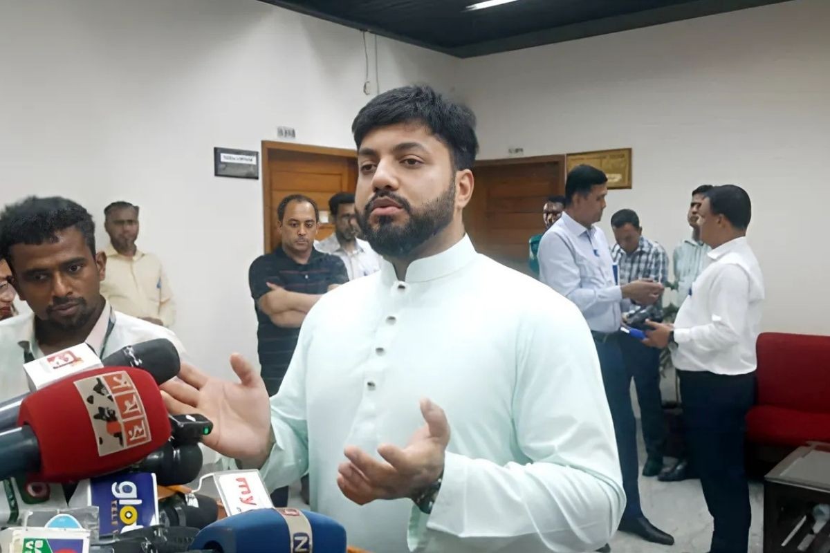 মেয়র পদে বসতে মরিয়া ইশরাক, ছুটে গেলেন ইসিতে