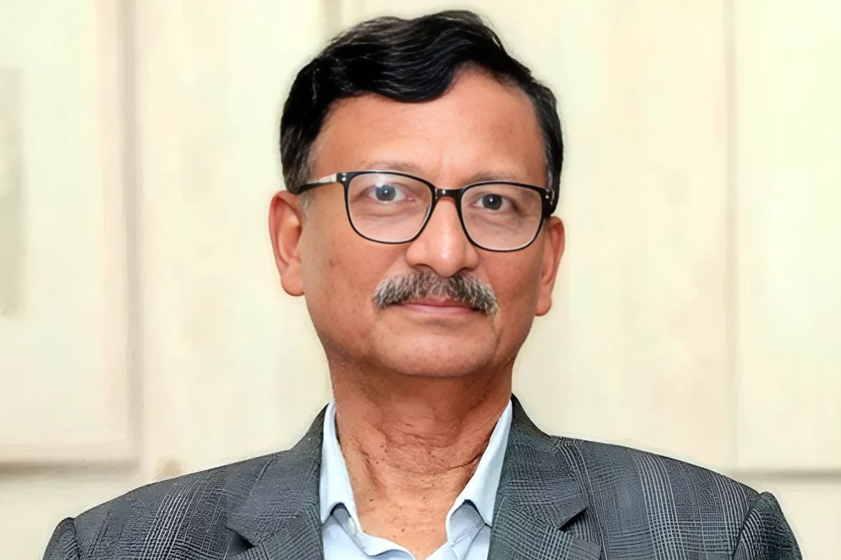 প্রবাসীদের সমস্যা সবার আগে সমাধান করতে হবে: পররাষ্ট্র উপদেষ্টা