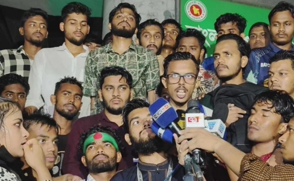 পলিটেকনিক শিক্ষার্থীরা 1744812869 ৬ দফা দাবিতে সারাদেশে রেলপথ অবরোধের ঘোষণা পলিটেকনিক শিক্ষার্থীদের