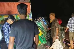 ফেনীতে ট্রাক-সিএনজি মুখোমুখি সংঘর্ষে নিহত ২