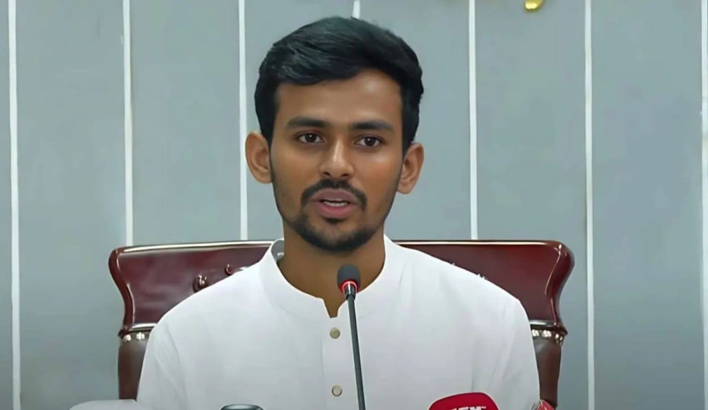 বাবার ভুলের জন্য ক্ষমা চাইলেন উপদেষ্টা আসিফ মাহমুদ 1745478465 1 নিয়োগে দীর্ঘসূত্রতা ও অনিয়ম বন্ধে দুটি পিএসসি করার সিদ্ধান্ত নিয়েছে সরকার: আসিফ