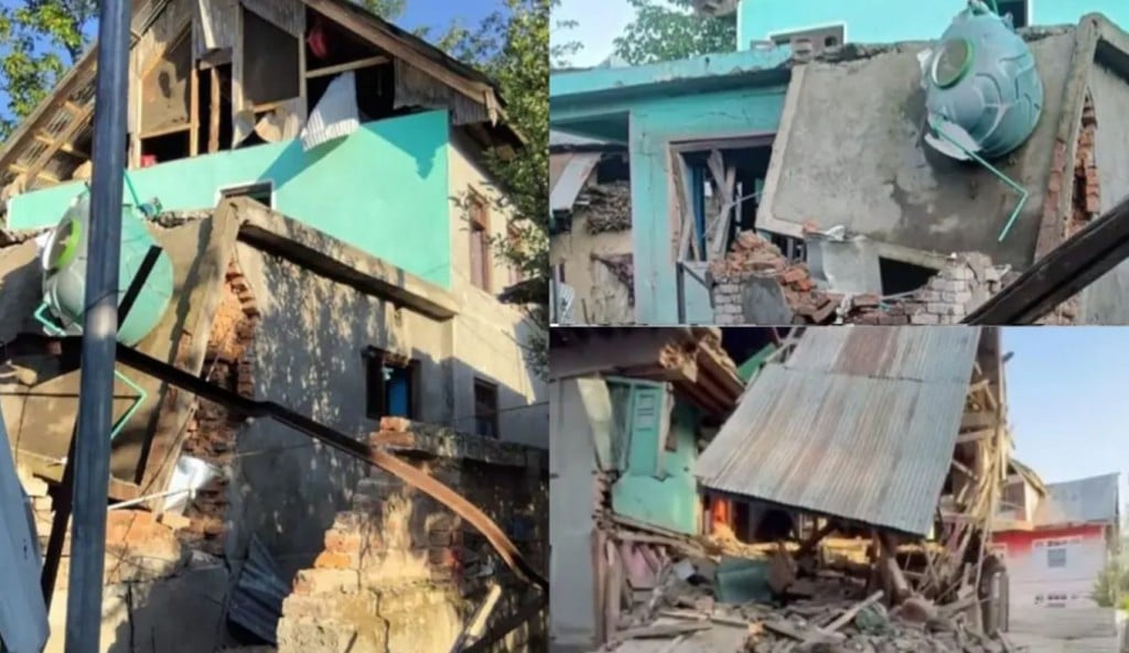 বিস্ফোরণে উড়লো কাশ্মীর হামলায় ২ অভিযুক্তের বাড়ি 1745592585 বিস্ফোরণে উড়লো কাশ্মীর হামলায় ২ অভিযুক্তের বাড়ি