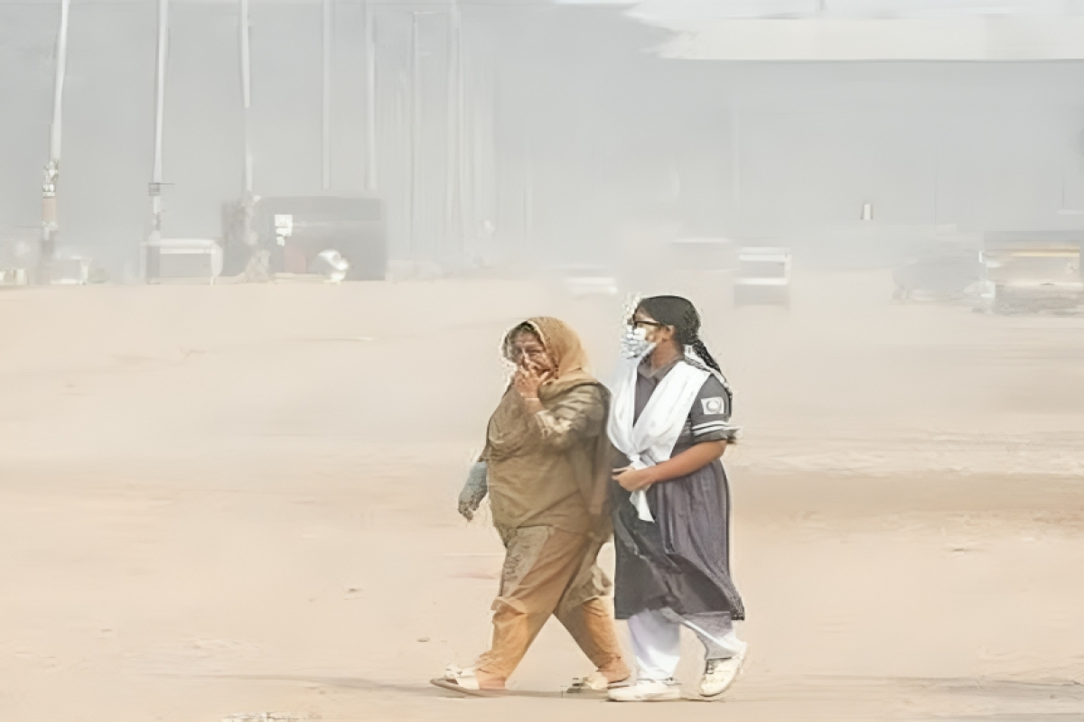 বৃষ্টির পরেও বায়ুদূষণের শীর্ষে রাজধানী ঢাকা