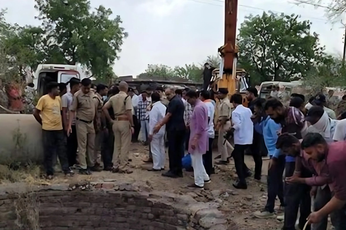 ভারতে নিয়ন্ত্রণ হারিয়ে মাইক্রোবাস কুয়ায়,  নিহত ১০