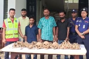 ভালুকায় বাস তল্লাশিতে মানুষের খুলি-হাড় উদ্ধার, পাচারচক্রের ৩ সদস্য গ্রেপ্তার