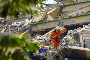 ভূমিকম্পে মিয়ানমারে মৃতের সংখ্যা বেড়ে ২ হাজার ৫৬, এক সপ্তাহের জাতীয় শোক ঘোষণা