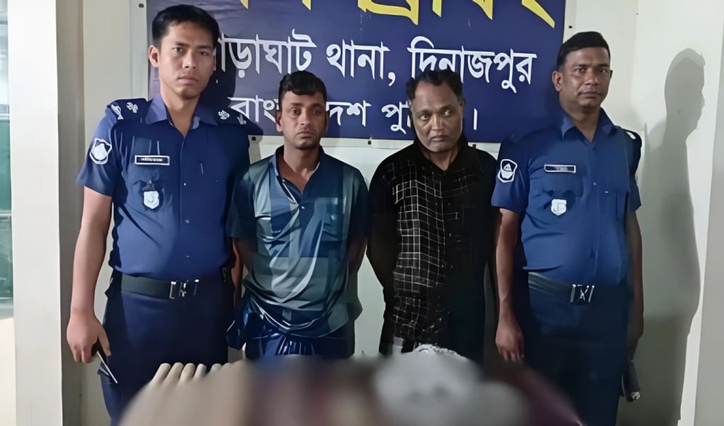 যাত্রীবাহী মাইক্রোবাস ভেবে পুলিশের গাড়িতে ডাকাতির চেষ্টা গ্রেপ্তার ২ 1745847449 যাত্রীবাহী মাইক্রোবাস ভেবে পুলিশের গাড়িতে ডাকাতির চেষ্টা, গ্রেপ্তার ২