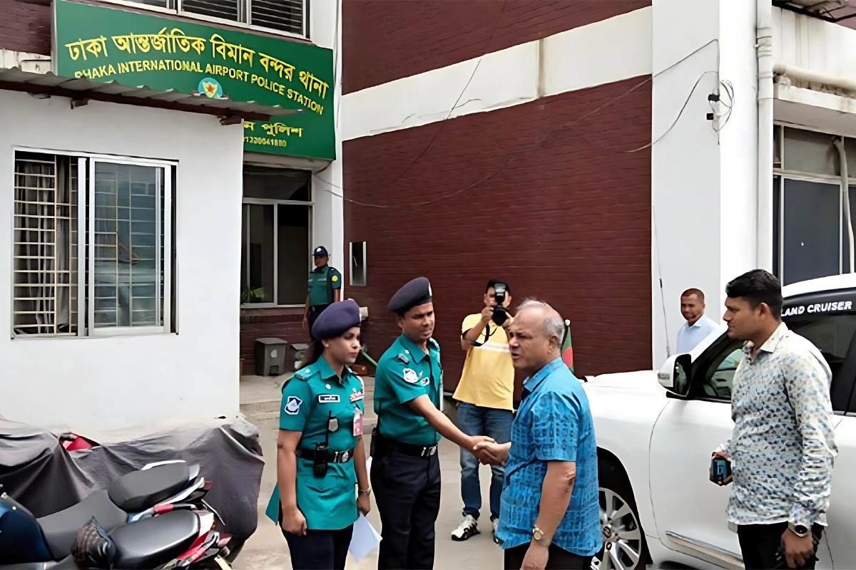 রাজধানীতে চার থানা পরিদর্শনে স্বরাষ্ট্র উপদেষ্টা