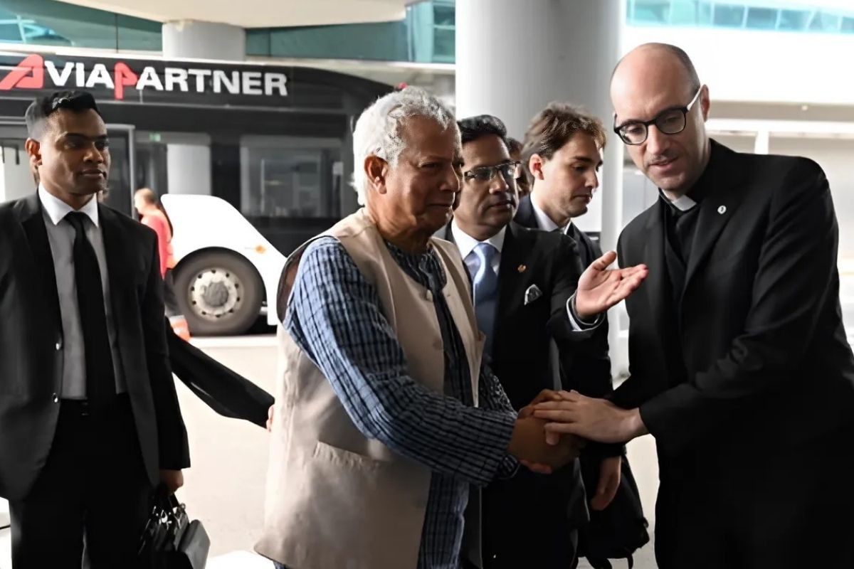 রোমে পৌঁছেছেন প্রধান উপদেষ্টা