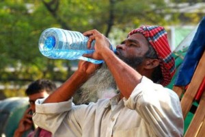 গরমে অতিষ্ঠ জনজীবন, লোডশেডিং আরও বাড়ার আশঙ্কা