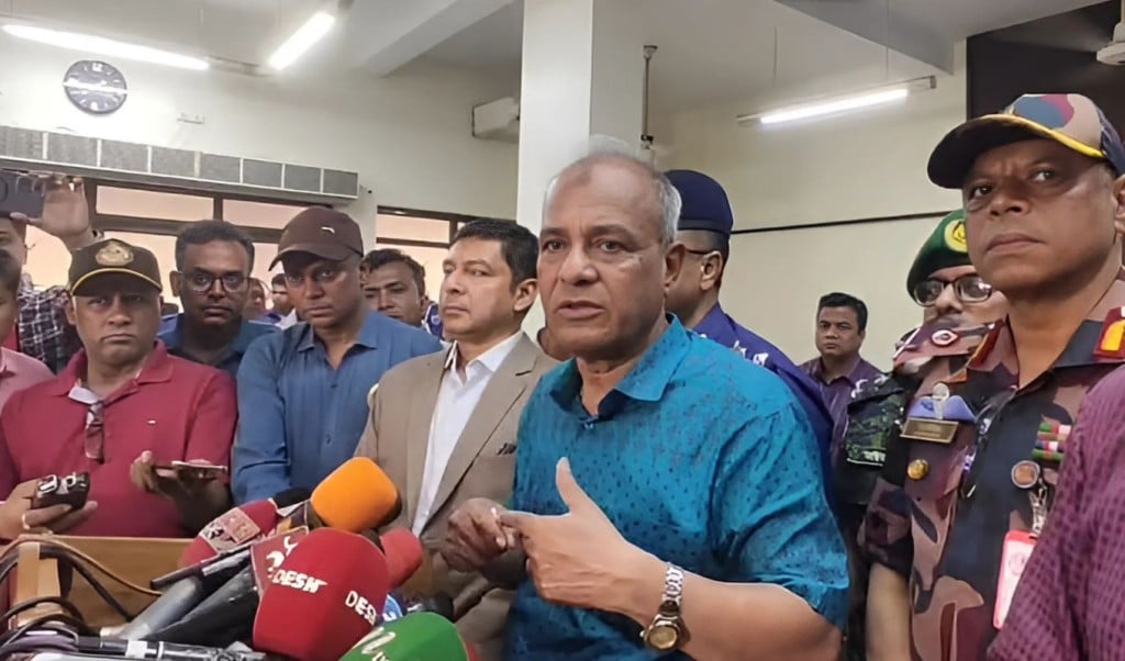 সরাষ্ট্র উপদেষ্টা 1745419227 সীমান্তের সব কিছু সত্য নয়, আবার সবটাই মিথ্যাও নয়: স্বরাষ্ট্র ‍উপদেষ্টা