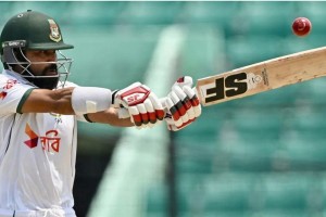 ধৈর্য্যের প্রতিমূর্তি হয়ে দাঁড়িয়ে  সাদমান করলেন সেঞ্চুরি