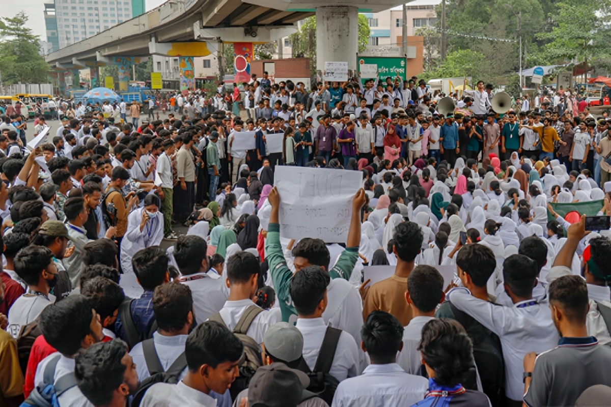 রেলপথ ব্লকেড কর্মসূচি শিথিল, শিক্ষা উপদেষ্টার সাথে বৈঠকের পর সিদ্ধান্ত