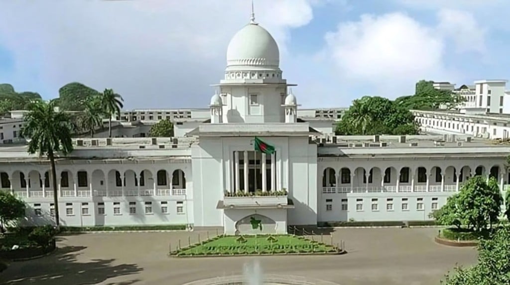 হাইকোর্টে 1745382490 আওয়ামীপন্থি সেই ৬১ আইনজীবীর হাইকোর্টে জামিন