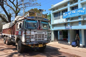 চালের দাম কেজি প্রতি বেড়েছে ৪ থেকে ৫ টাকা