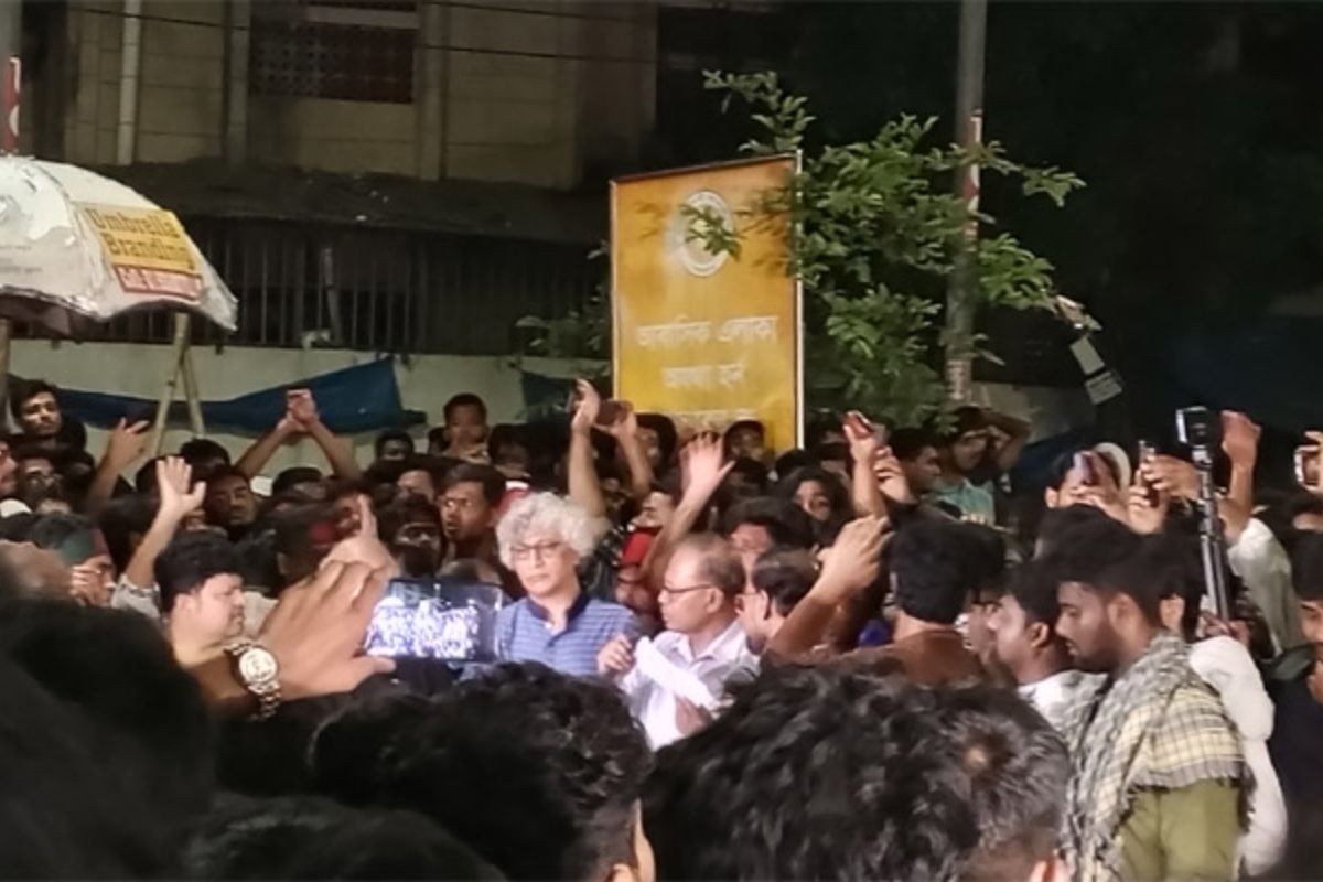 ৫০ ঘণ্টার কর্মসূচি শেষে জবি শিক্ষার্থীদের সব দাবি মেনে নিল সরকার
