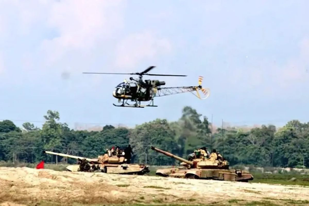 ‘চিকেনস নেক’ এলাকায় ভারতের সামরিক মহড়া, প্রতিবেশীদের প্রতি শক্তি প্রদর্শন?