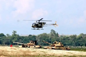 ‘চিকেনস নেক’ এলাকায় ভারতের সামরিক মহড়া, প্রতিবেশীদের প্রতি শক্তি প্রদর্শন?