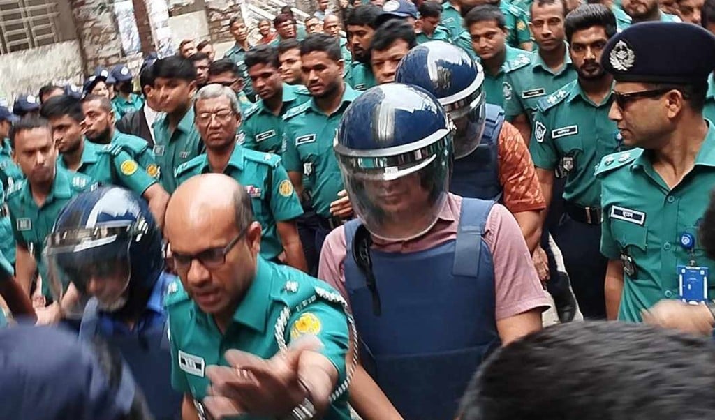 Untitled 4 1746600891 সাবেক আইজিপি শহীদুলসহ ৩ জনকে ট্রাইব্যুনালে হাজির