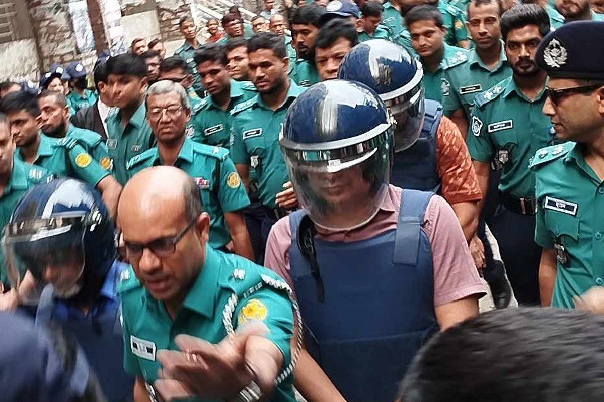 সাবেক আইজিপি শহীদুলসহ ৩ জনকে ট্রাইব্যুনালে হাজির