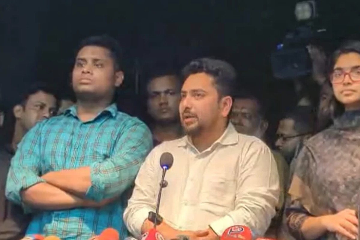 প্রধান উপদেষ্টার সঙ্গে বৈঠকে এনসিপির পাঁচ দফা, দাবি নিয়ে অনৈক্য হলেও নির্বাচন নিয়ে আশাবাদী জামায়াত-বিএনপি