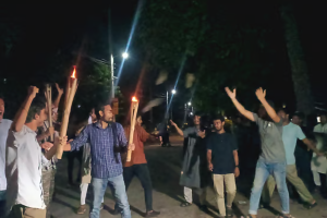 রাবিতে বাম ছাত্রজোটের মশালমিছিলে শিবিরকর্মীদের হামলার অভিযোগ, আহত ৫