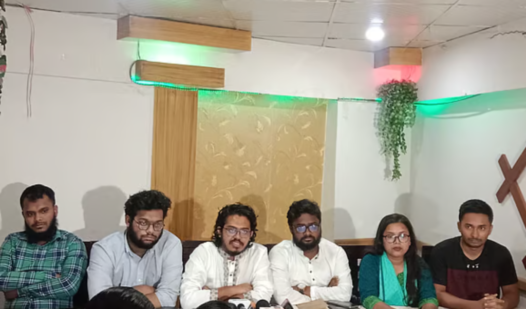 Untitled design 65 1746647664 কিছু গণমাধ্যম জুলাই গণ–অভ্যুত্থানকে ‘আন্দোলন’ হিসেবে চিত্রায়ণ করছে: গণতান্ত্রিক ছাত্র সংসদ