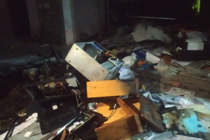 খুলনায় ‘দেশ সংযোগ’ পত্রিকার কার্যালয়ে হামলা ও অগ্নিসংযোগ