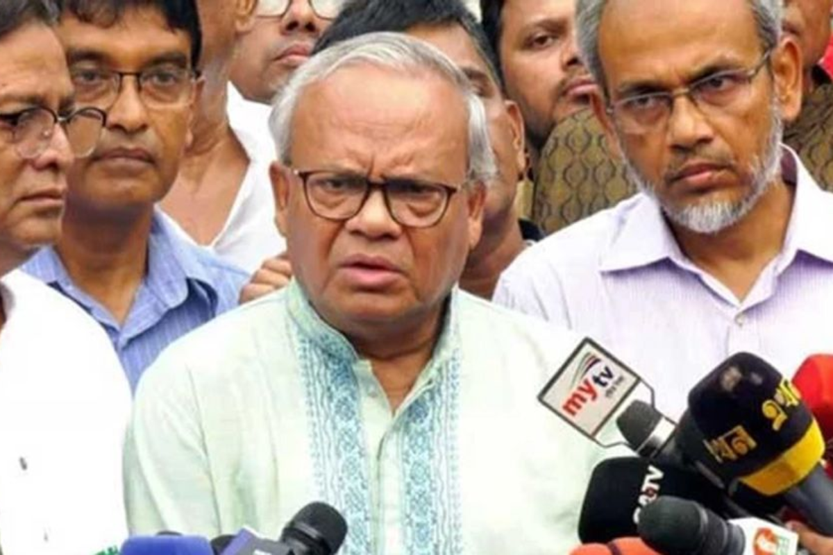 নাতির বয়সীদের উপদেষ্টার আসনে বসানো ঠিক নয়: প্রধান উপদেষ্টাকে রিজভী