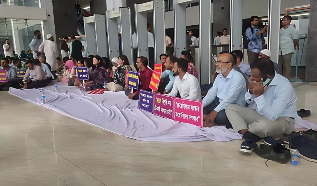 aktar 1 1748160000 সকাল থেকে অচল জাতীয় রাজস্ব বোর্ড, চলছে কর্মবিরতি
