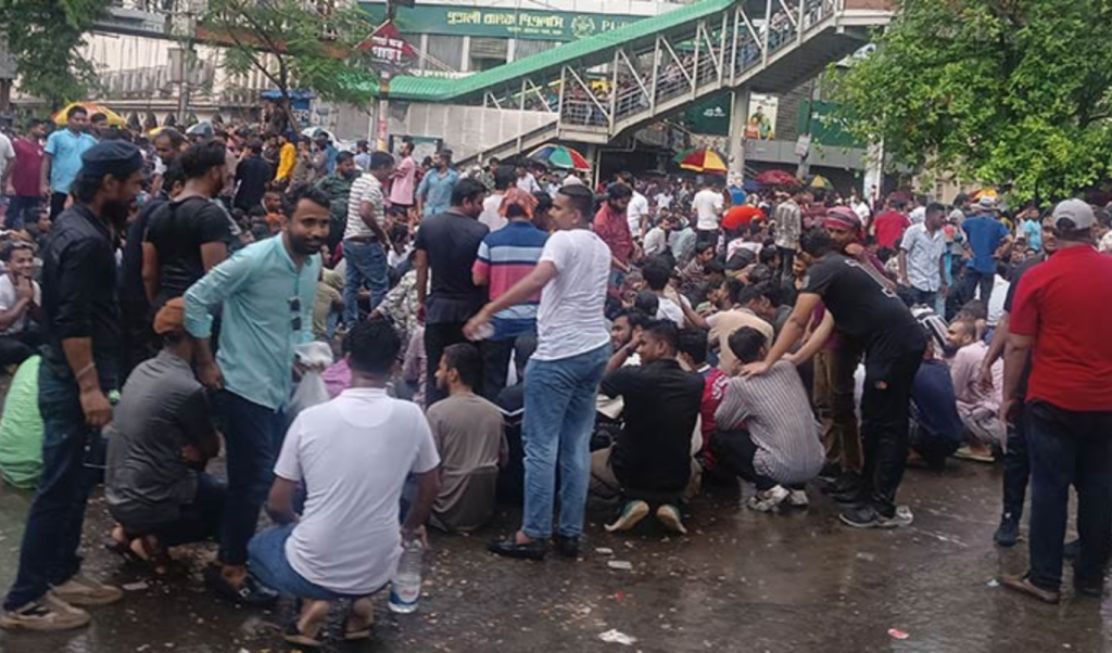 অবরোধের দুই ঘণ্টা পর শাহবাগ ছাড়ল ছাত্রদল 4 অবরোধের দুই ঘণ্টা পর শাহবাগ ছাড়ল ছাত্রদল 1747741386 অবরোধের দুই ঘণ্টা পর শাহবাগ ছাড়ল ছাত্রদল