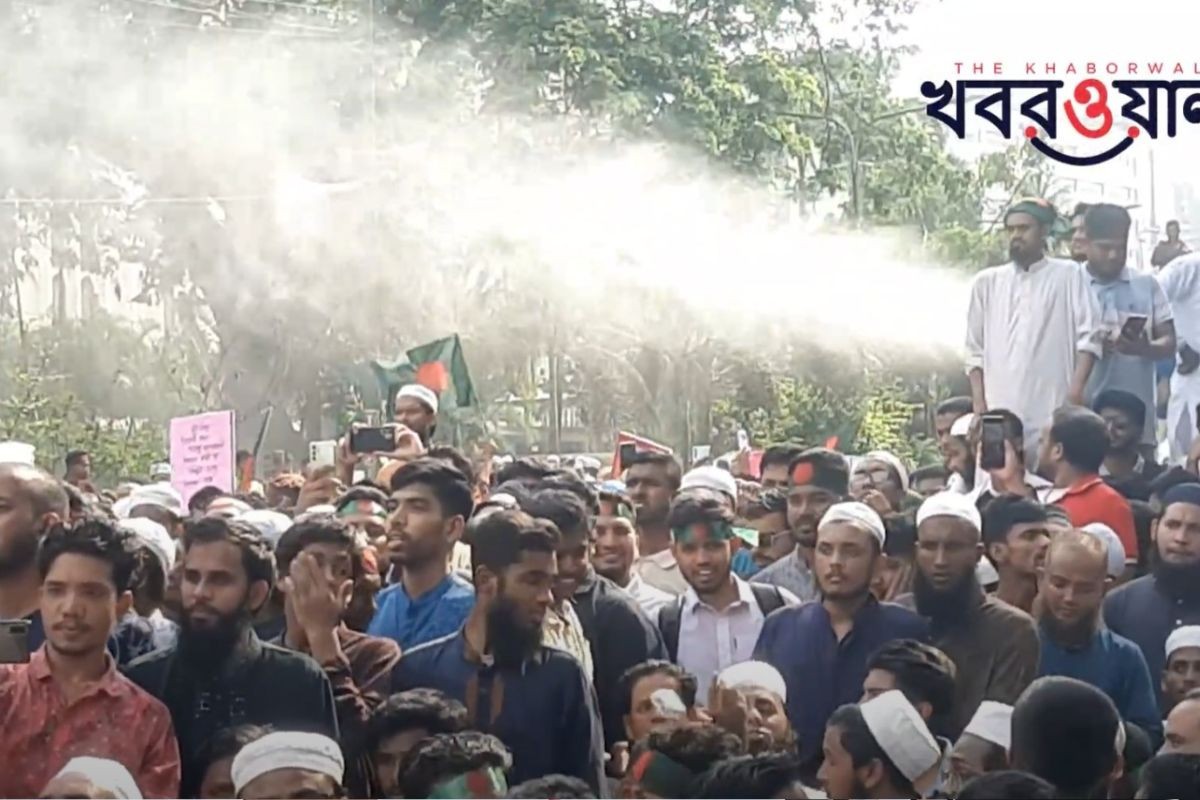 আ. লীগ নিষিদ্ধের আন্দোলনে খাবার পানি দিচ্ছে ওয়াসা, শীতল পানি ছিটাচ্ছে ডিএনসিসি