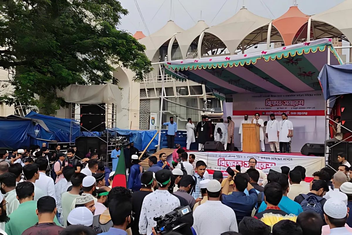 আ. লীগ নিষিদ্ধের দাবিতে বায়তুল মোকাররমে এনসিপির সমাবেশ চলছে