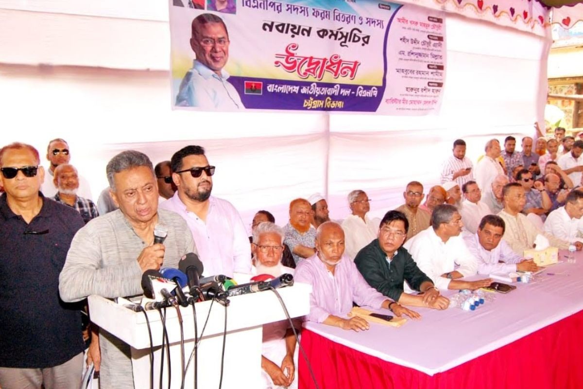 আ. লীগের সমর্থক হলেও বিএনপিতে যোগ দেওয়া যাবে, শর্তসাপেক্ষে: আমির খসরু