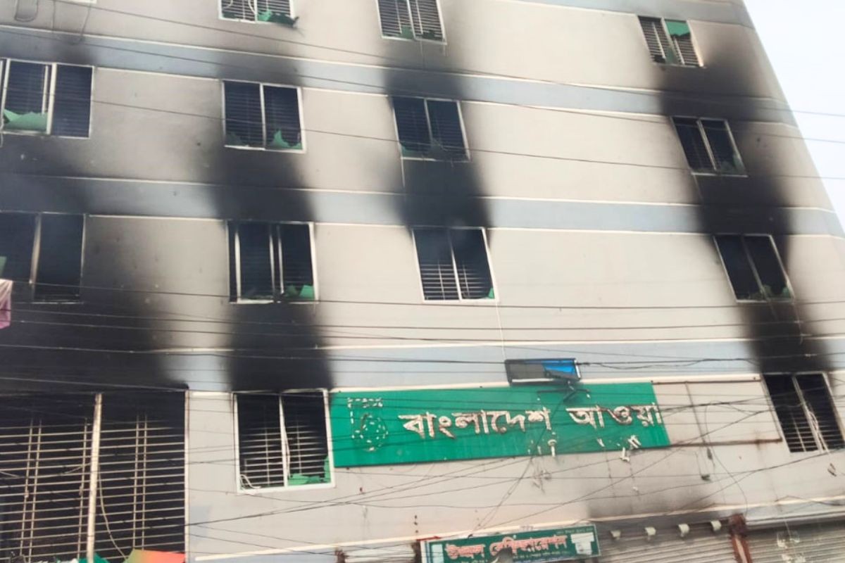 আ.লীগ অফিসে চুরি করতে গিয়ে ভবন থেকে পড়ে যুবকের মৃত্যু