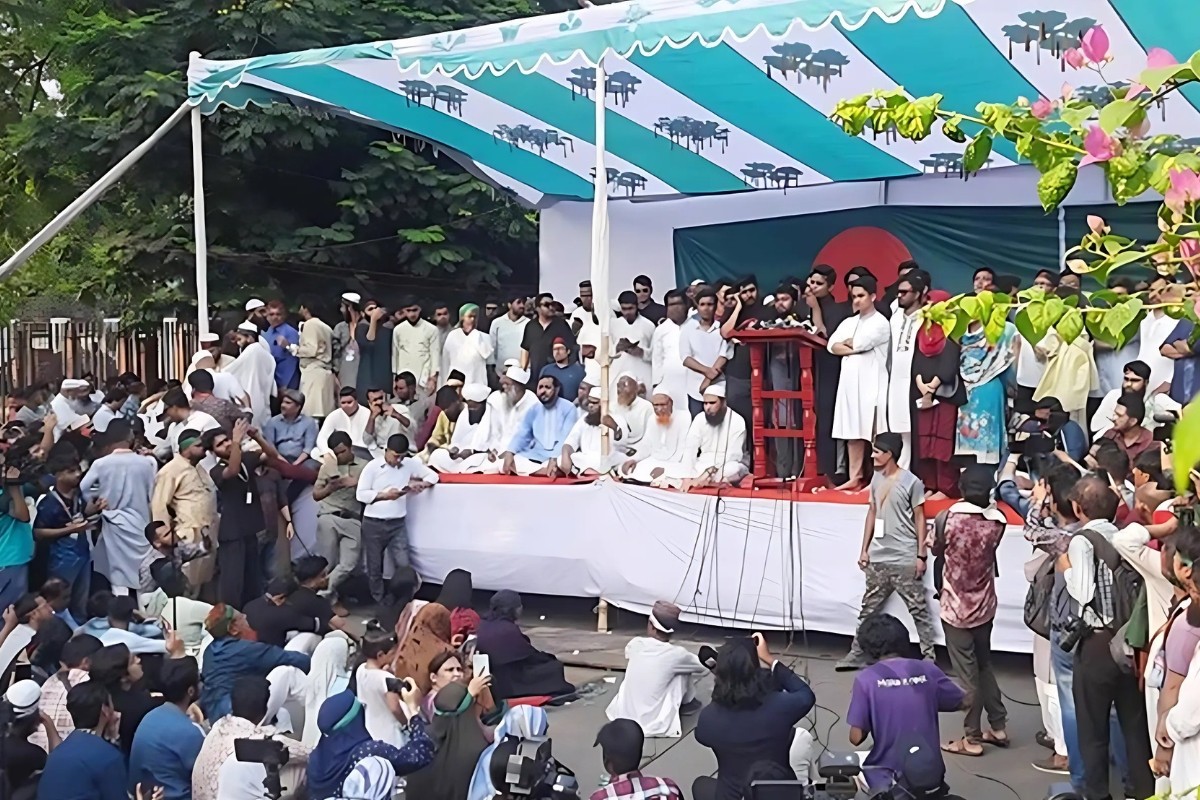 আ.লীগ নিষিদ্ধের দাবিতে শাহবাগ ব্লকেড ঘোষণা দিলো হাসনাত আব্দুল্লাহ