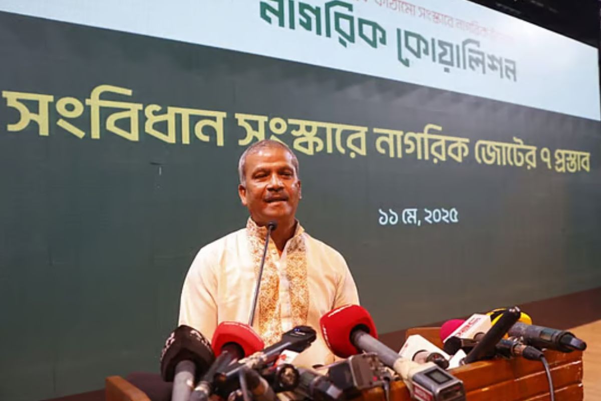 নতুন সংবিধান প্রণয়ন করতে ২-৩ বছর লাগতে পারে: আইন উপদেষ্টা