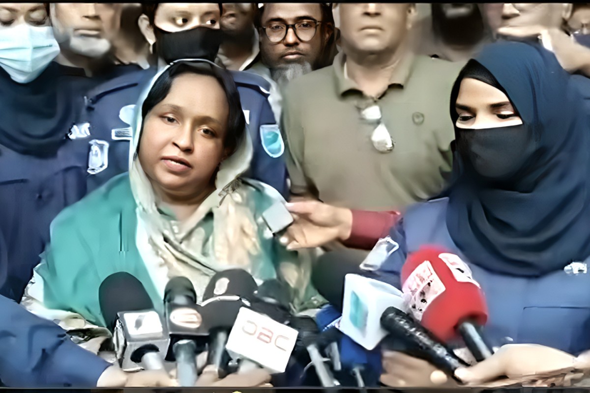 পুলিশ গ্রেপ্তারি পরোয়ানা না দেখিয়ে আমাকে ধরে নিয়ে যাচ্ছে: আইভী