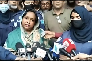 পুলিশ গ্রেপ্তারি পরোয়ানা না দেখিয়ে আমাকে ধরে নিয়ে যাচ্ছে: আইভী