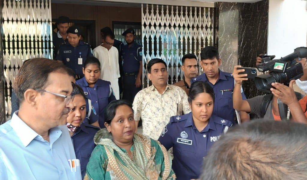 আইভীকে কারাগারে পাঠানোর আদেশ 1746769820 আদালতের আদেশে আইভীকে কারাগারে পাঠানো হলো