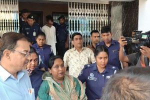 আদালতের আদেশে আইভীকে কারাগারে পাঠানো হলো