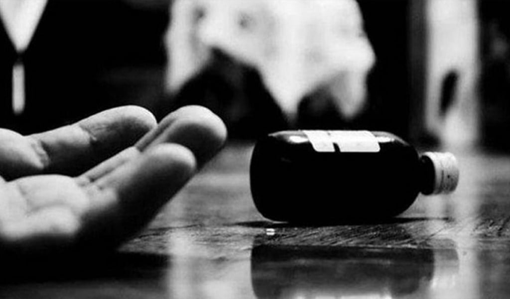 আত্মহত্যা 1748232128 সংসারে অভাব-অনটন, স্বামী-স্ত্রীর একসঙ্গে আত্মহত্যা