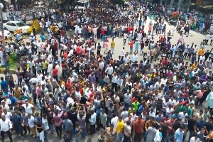 আন্দোলনে স্থবির অর্থনীতি