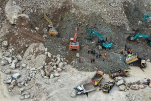 ইন্দোনেশিয়ায় চুনাপাথরের খনিতে ধস, নিহত অন্তত ১৩