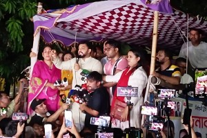 উপদেষ্টাদের পদত্যাগ না হলে রাজপথ ছাড়বে না ইশরাক সমর্থকরা