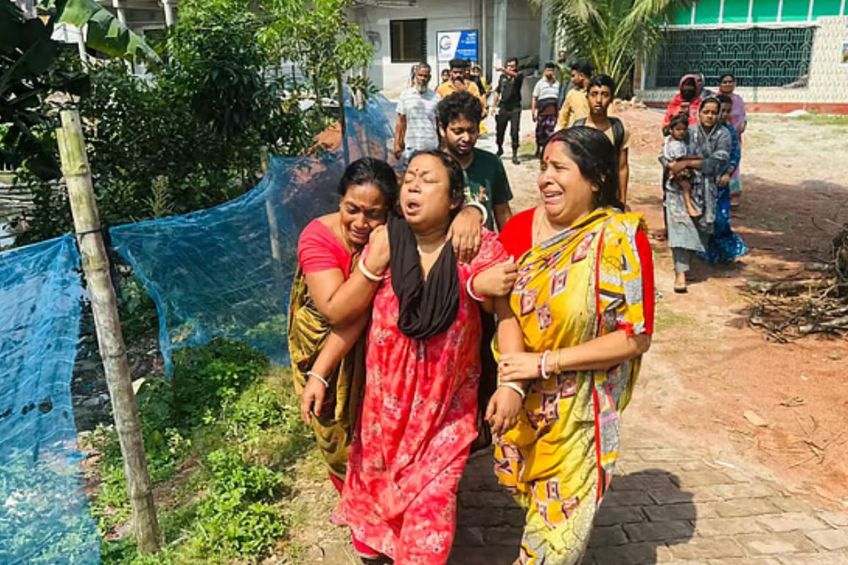 কী অভিমানে বাবা আমাকে ছেড়ে চলে গেল: এএসপি পলাশের মায়ের আহাজারি