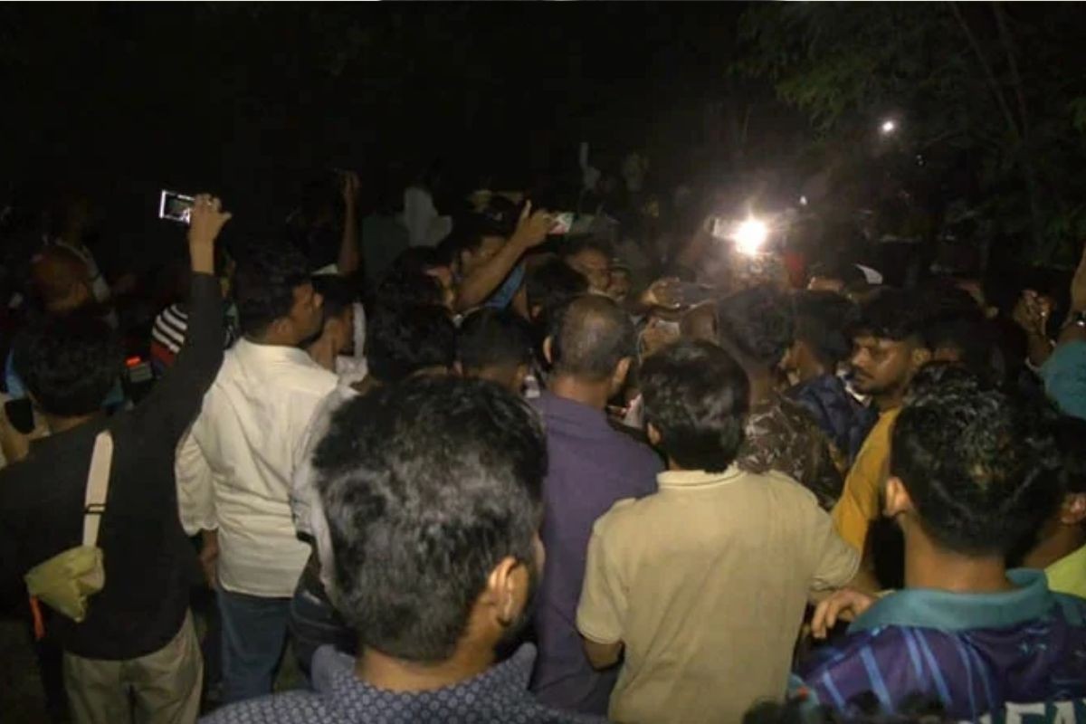 এনসিপি নেতাকে পেটালো ‘উত্তেজিত জনতা’, হাসপাতালে পাঠাল পুলিশ