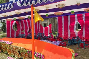 রাজশাহীতে দিনদুপুরে ককটেল বিস্ফোরণ ঘটিয়ে খেলার মঞ্চ ভাঙচুর